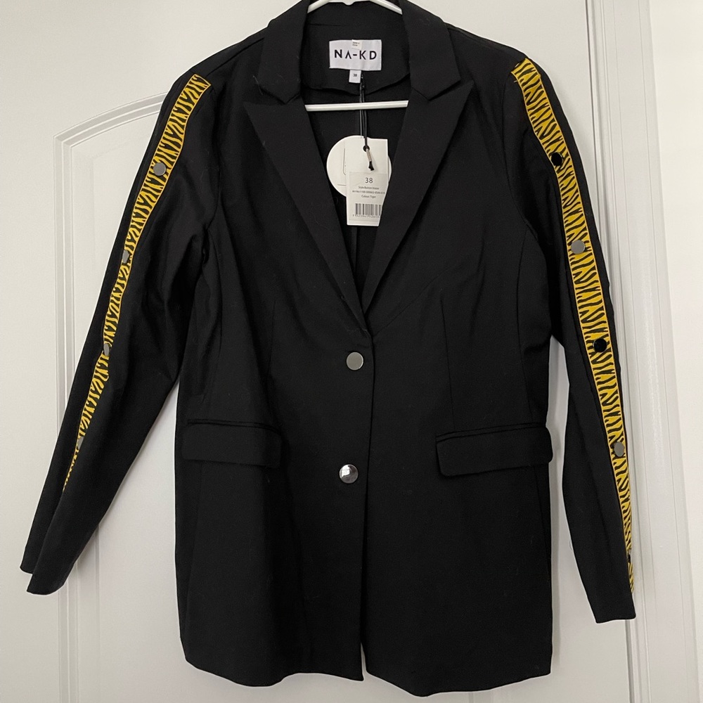Blazer with arm details